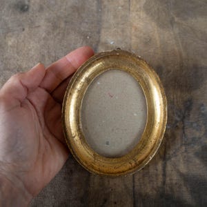 Oval gold wall picture frame - Vintage gilded wool photo holder - Italien florentine decor image 7