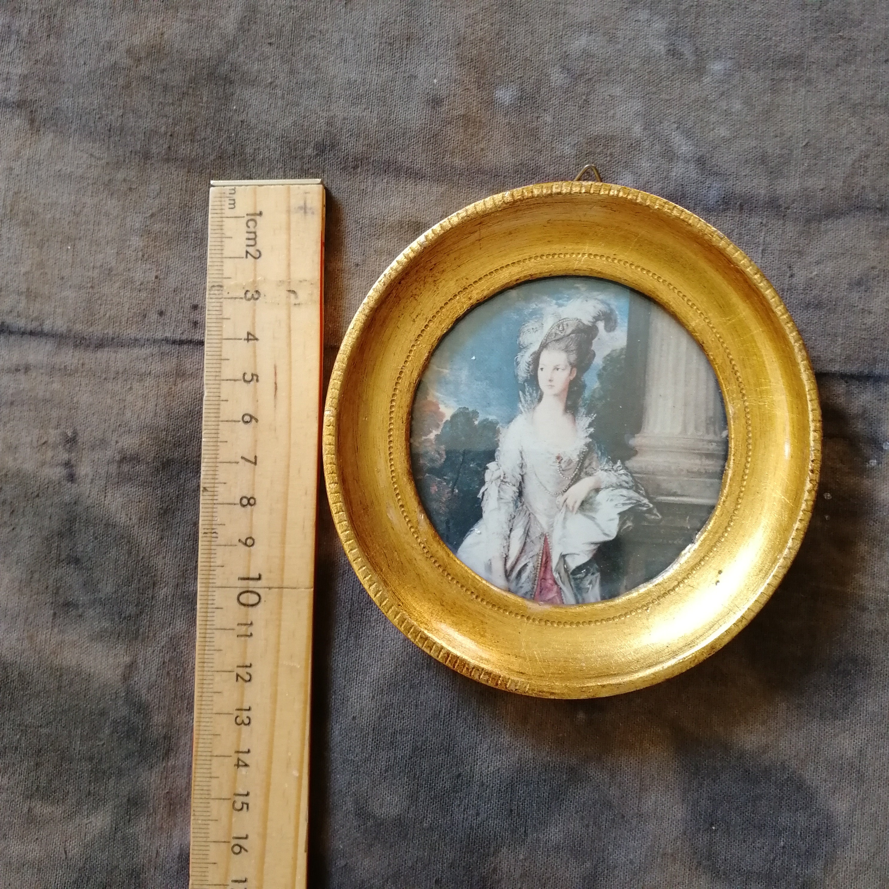 Small round picture frame Vintage gold photo frame Etsy