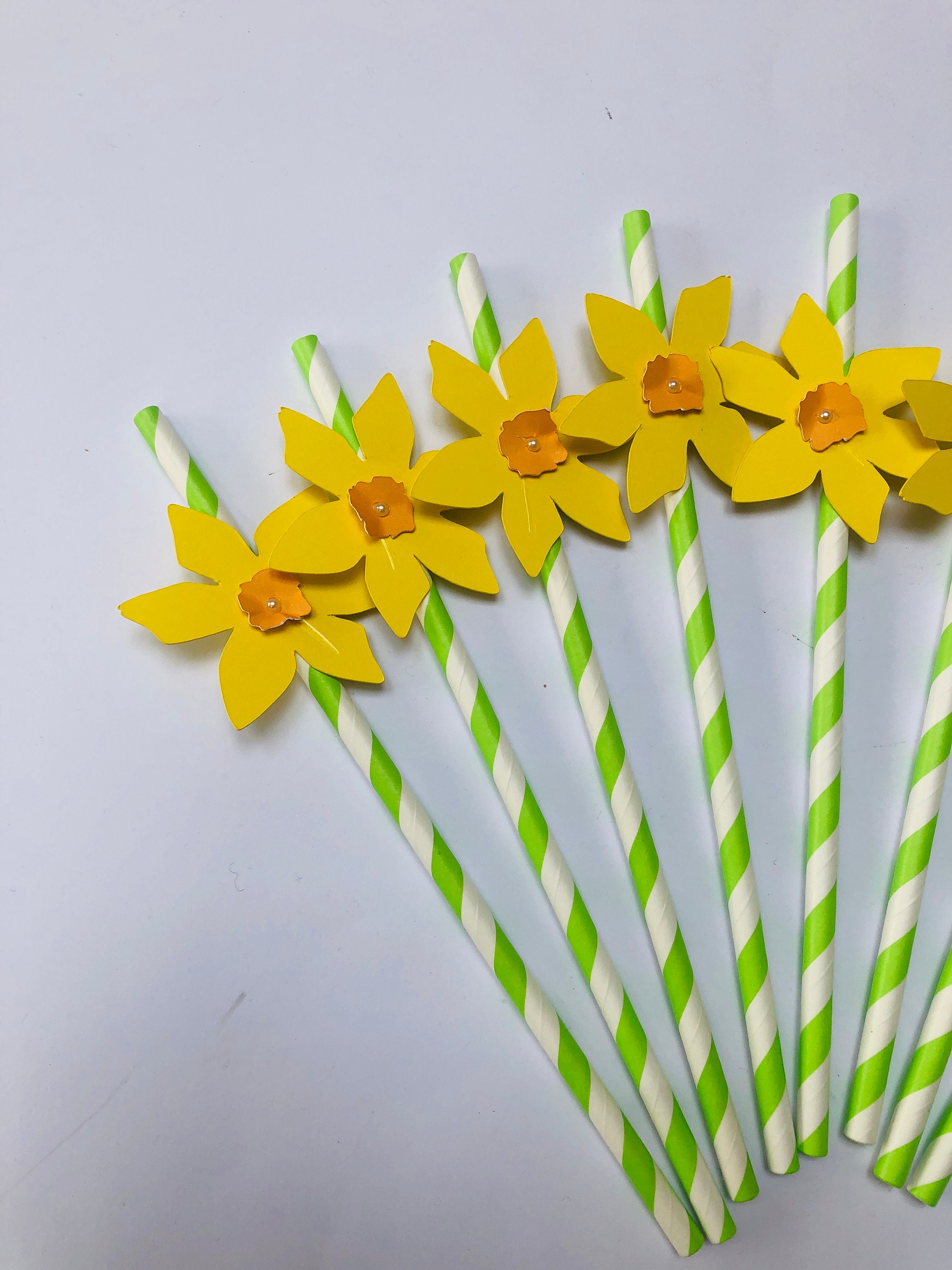 12 x daffodil / spring / easter straws
