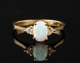 14k Yellow Gold Vintage Opal Ring , Dainty 14k Gold Opal Ring, 14k Gold Solitaire Ring , 14k Gold Opal Stackable Ring, 14k Opal Ring