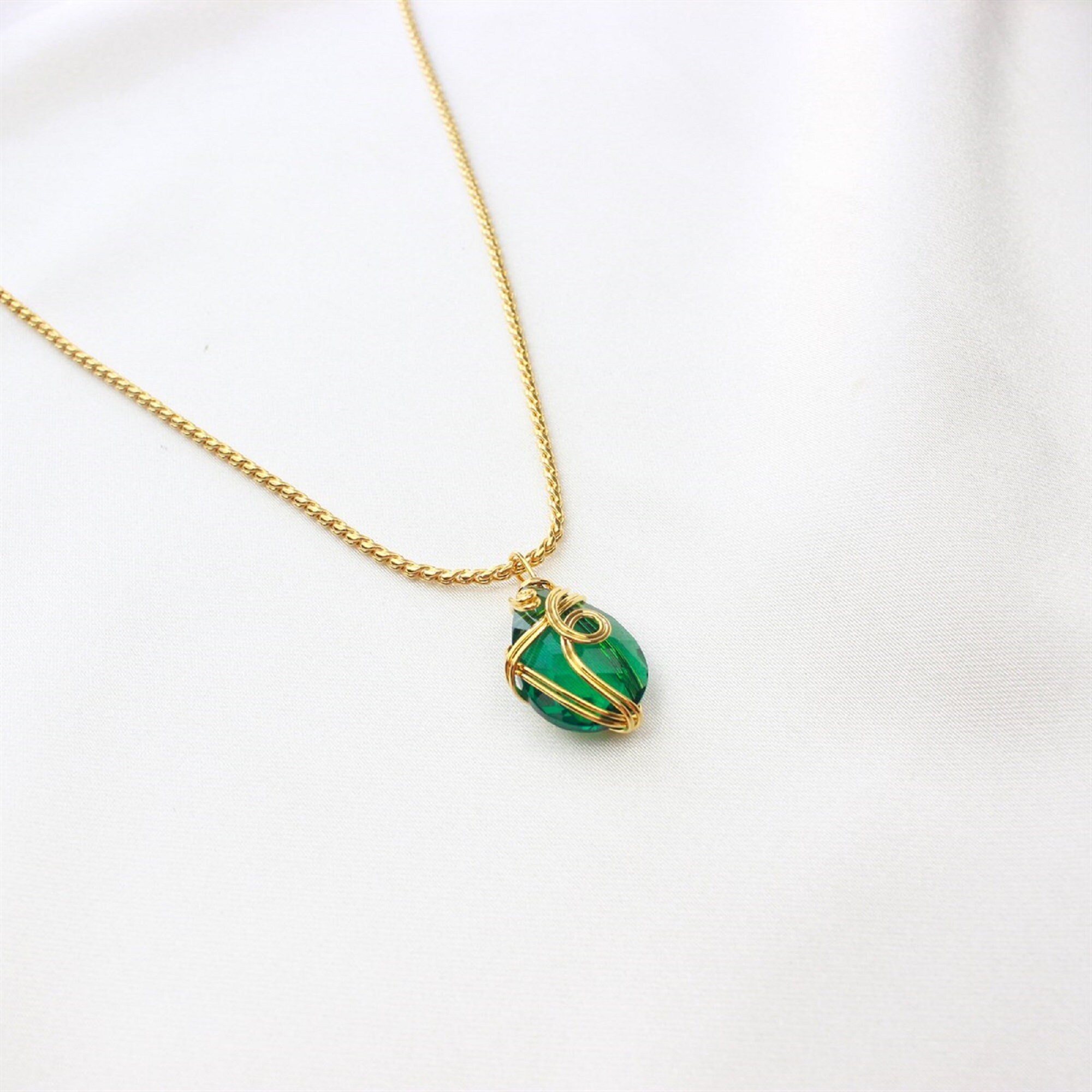 Emerald Green Necklace I Gold-plated Necklace I Handmade I | Etsy