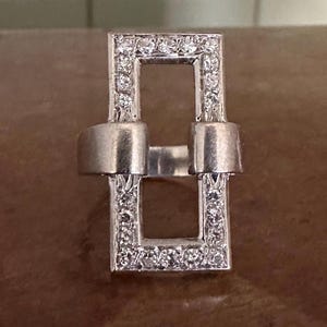 Anillo vintage de diamantes en oro blanco de 14 quilates