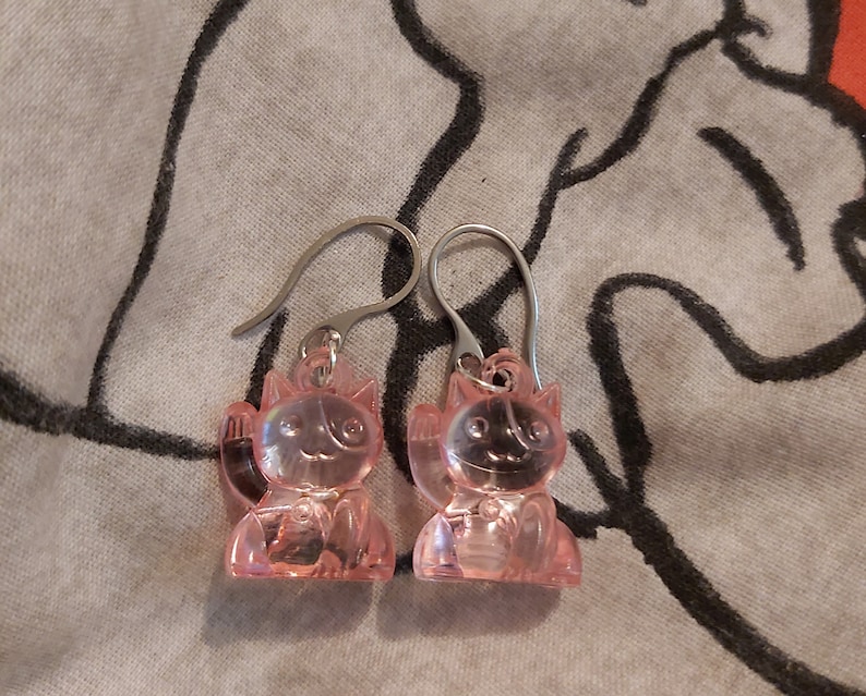 Lucky cat earrings
