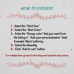 Op de afbeelding: Een afbeelding met instructies voor het bestellen van een gepersonaliseerd shirt. De stappen omvatten het selecteren van de shirtmaat, de shirtkleur, de ontwerpkleur, de hoeveelheid en het toevoegen van het artikel aan de winkelwagen.