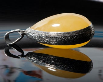 Handmade Natural Baltic Amber Pendant, Amber Jewelry, Yellow Amber Gemstone, Baltic Amber Minimalist Cute Jewelry Gifts for Women and Girls