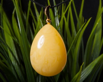Yellow real Baltic amber pendant, Natural yellow amber pendant, Unisex natural Baltic yellow amber pendant, Elegant gift jewelry amber
