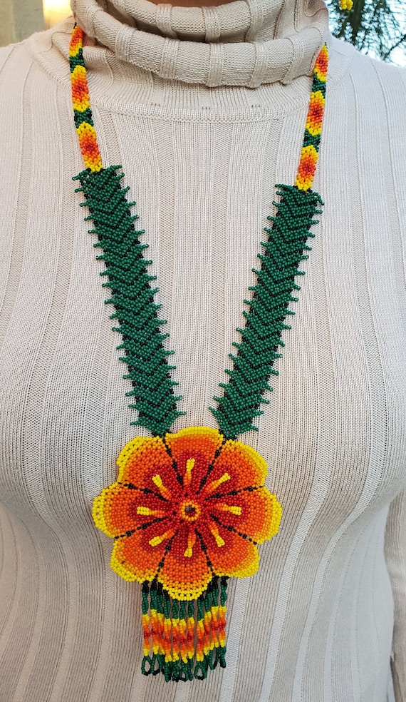 Flower Necklace with Earrings / Mexican Huichol Hand Beaded