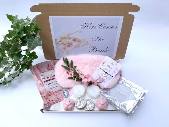 Bridal Shower Gifts: Here's What You Need to Know