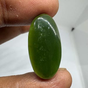 Cabujón de jade verde AAA: piedra ovalada natural para joyería (30 x 15 x 6 mm)
