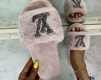 lv fluffy slippers