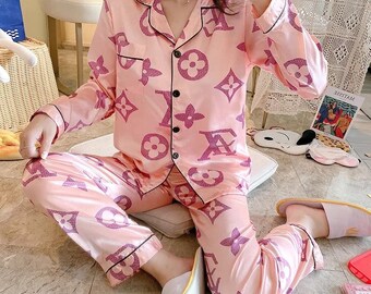 adult nightwear