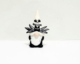 Miniatura de gnomo de Jack Skellington / Gnomo / Gnomo de jardín / Bandeja escalonada / Regalo / Gnomos hechos a mano / Regalo de Navidad