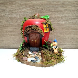 Fairy House/Sitting Fairy/Fairy Garden/Garden Miniatures
