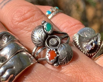 vintage sterling silver leaf ring with turquoise and coral, silver vintage ring, oral ring, turquoise ring, vintage silver ring