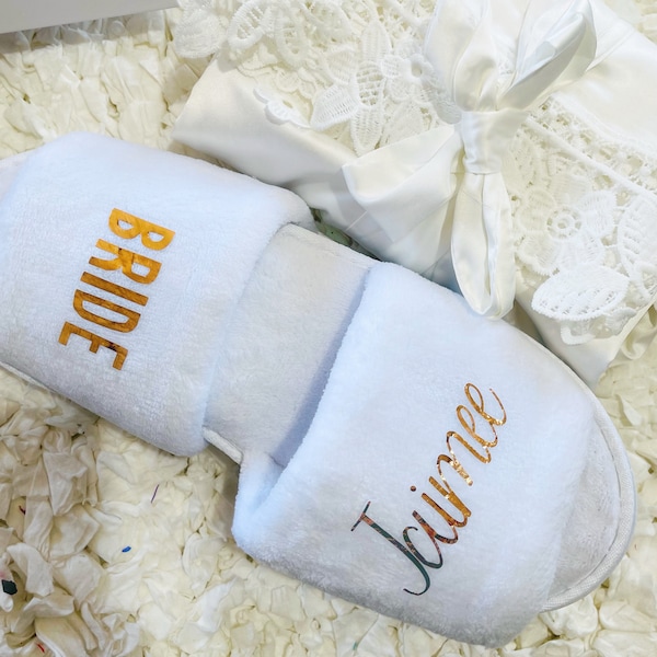 WEDDING SLIPPERS/Personalised bridesmaids Slippers | | Bridal shower gift | Getting ready slippers|Custom Slippers|Name Slipper