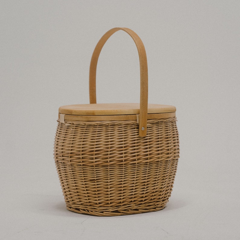 Aperitif Picnic Basket- Oval Wicker Picnic Basket, Insulated, Wood Lid