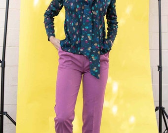 Pantalones vintage plisados con cintura cruzada color lavanda (talla 5/6)