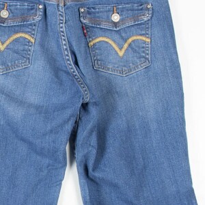 Stretch Levi&#39;s Denim Bermuda Shorts (sz. 28)