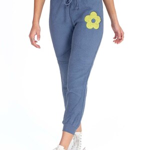Blumen Applikation Sherpa Joggers