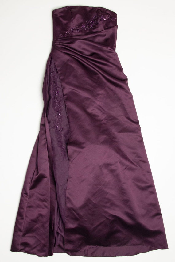 Plum Beaded Floral Ruched Side Prom Dress (sz. 4) - image 2