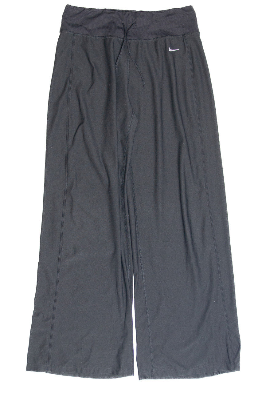 Nike loose sales fit capri pants