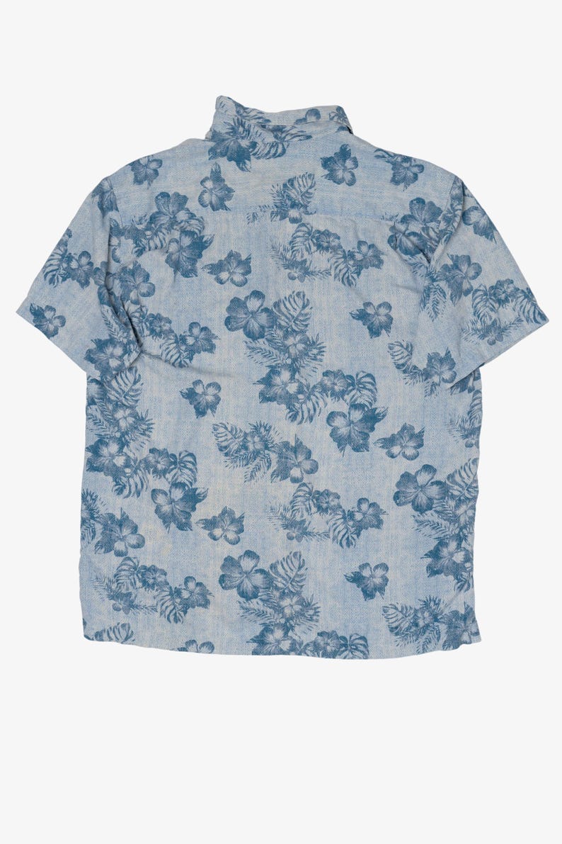 Vintage Blue Tommy Bahama Silk Hawaiian Button Up Shirt (2000s)