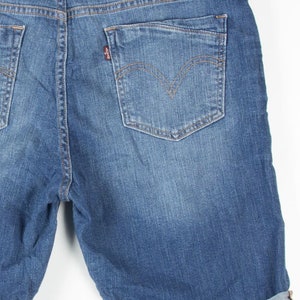 Dark Wash Levi&#39;s Denim Bermuda Shorts (sz. 14P)