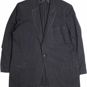 Schwarzes Sakko 136