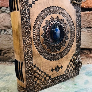 Handgefertigtes Lederbuch der Schatten: Grimoire Journal (7x10)