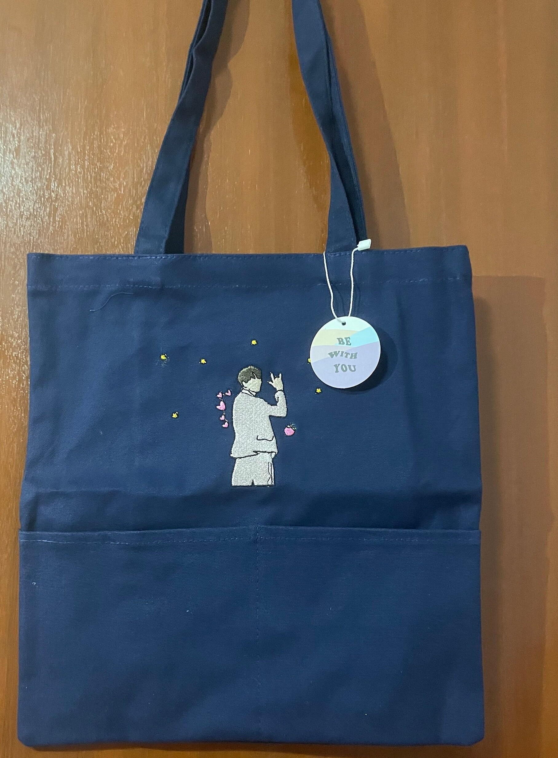 BTS ジョングク「Boy with Luv」刺繍トートバッグ - Etsy 日本