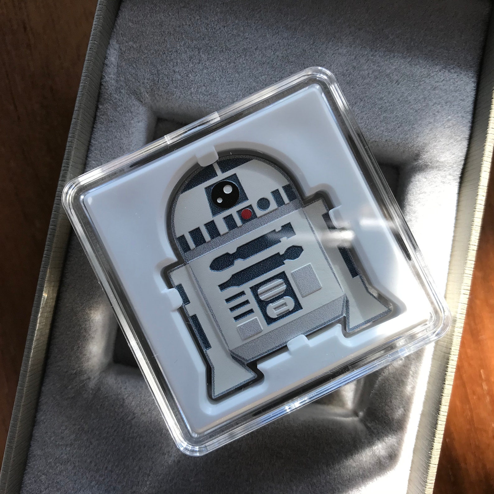 r2d2 silver coin