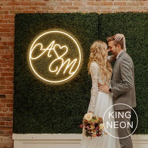 Custom Initials With Heart LED Neon Sign, Personalized Round Shape Last Name Neon Light Wedding Party Backdrop Wall Decor Gift For Couple