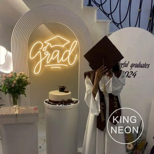 Grad Cap Neon Sign for Graduation Party, College Congrats Grad Neon ...
