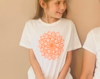 Kinder T-Shirt "Mandala Orange" Weiß - Kids -Shirt - Unisex -  Vegan - Bio Baumwolle - Yoga