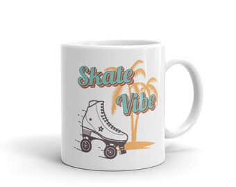 Skate Vibe taza Roller Skate taza de café / Palm Trees Beach tema taza de té / patinaje amante regalo / Retro Feel taza