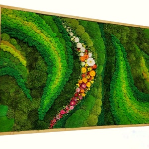 Preserved Moss Wall Art with Flowers – Natural Botanical Decor – Handmade Moss Frame – Greenery Wall Hanging – Eco Nature Art