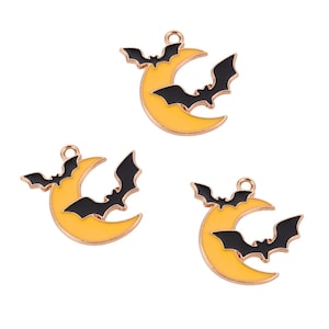 Dije ecológico de luna creciente dorada con murciélagos / Dijes de Halloween / Dijes festivos