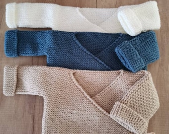 Brassière gilet bébé naissance à 3 mois tricotée à la main  avec de la laine Pingouin Phildar. Très chaude. Se porte sur le pyjama.