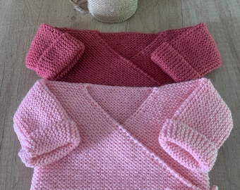 Brassière bébé naissance fait main layette rose  avec de la laine Phildar