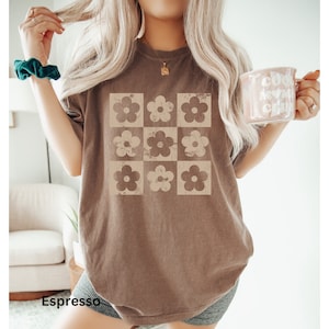 Checkered Boho Flowers Shirt, Retro Daisy Shirt, Floral Shirt, Flower Checkered Shirt, Gift for Women, Nature Lover, Gift For Her
