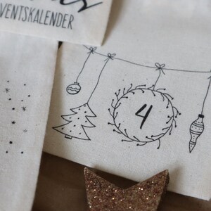 Personalisierter Adventskalender mit Namen zum Befüllen Stoffbeutel bedruckt mit weihnachtlichen Motiven Weihnachten Bild 3