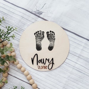 Hospital Name Sign|Birth Announcement Disc | Baby Announcement | New Baby | Baby Photo Prop | Baby Shower Gift |Baby Footprint Sign|