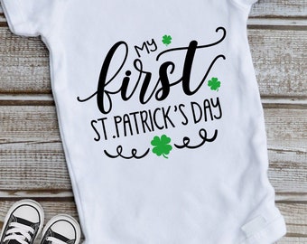 Mon premier jour de la Saint-Patrick, clipart bébé trèfle (fichiers de coupe numérique)