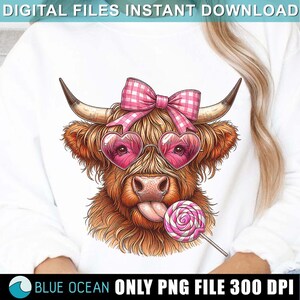 Vaquilla de San Valentín PNG, Vaca de las Tierras Altas de San Valentín PNG, País del Oeste Png, Día de San Valentín Png, Amor Png, San Valentín de moda, Coqueta con lazo rosa