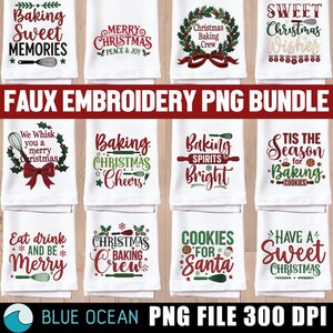 Può includere: Una collezione di canovacci bianchi con vari disegni a tema natalizio. Ogni canovaccio presenta testi festivi come "Baking Sweet Memories" e "Merry Christmas", insieme a grafiche legate alla panificazione in rosso e verde.