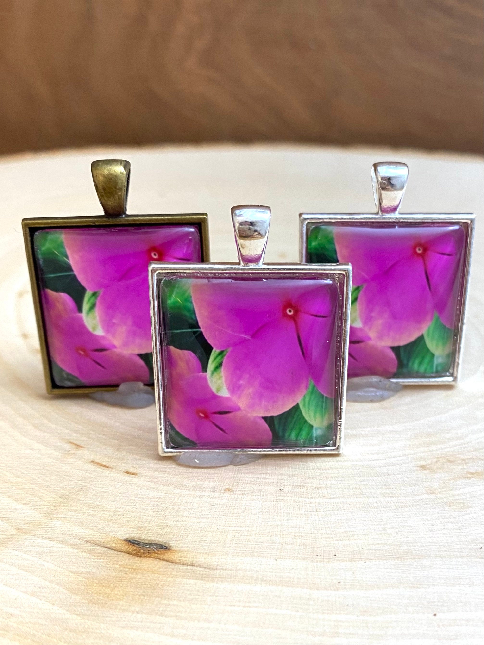 Pink Floral Kemp Pendant Invisible Necklace main image 0