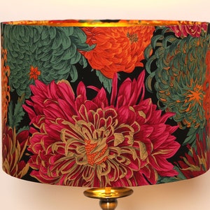 BESTSELLER Handgemaakte lampenkap, chrysant, bloemen, rood, oranje, groen, goud, modern en eigentijds afbeelding 1