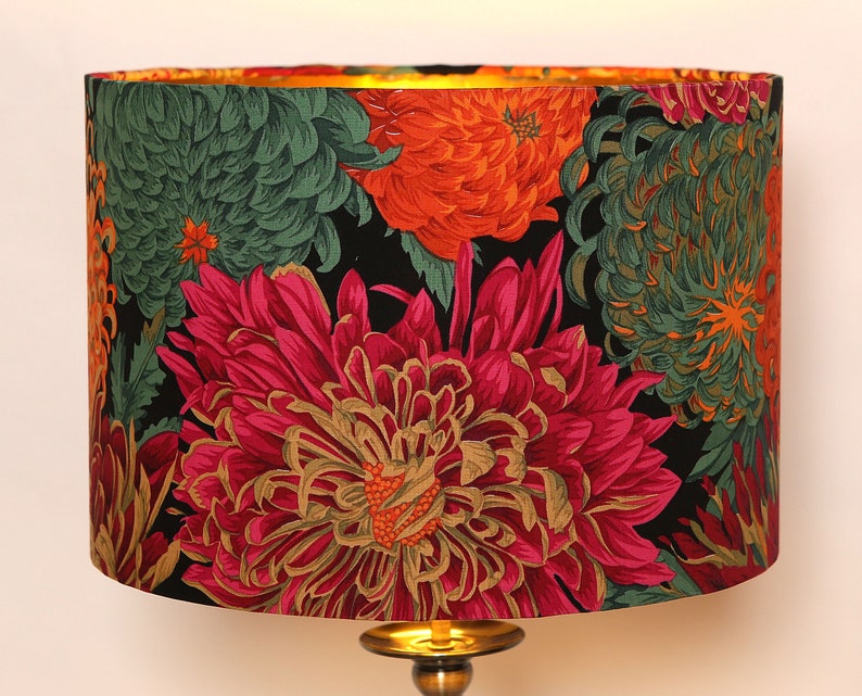 BESTSELLER Handgemaakte lampenkap, chrysant, bloemen, rood, oranje, groen, goud, modern en eigentijds afbeelding 1