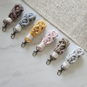 Macrame fingerlet keyfob keychain. 2 finger width loop. Macrame keychain