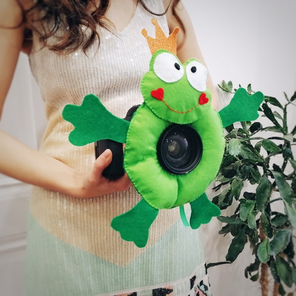 Camera accessory, lens buddy Queen frog, Shutter buddies, Photography accessory, Photographer helper,  Photo helper, Felt soft toy